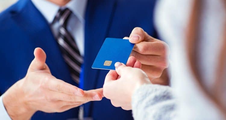 Tarjeta anónima para viajeros