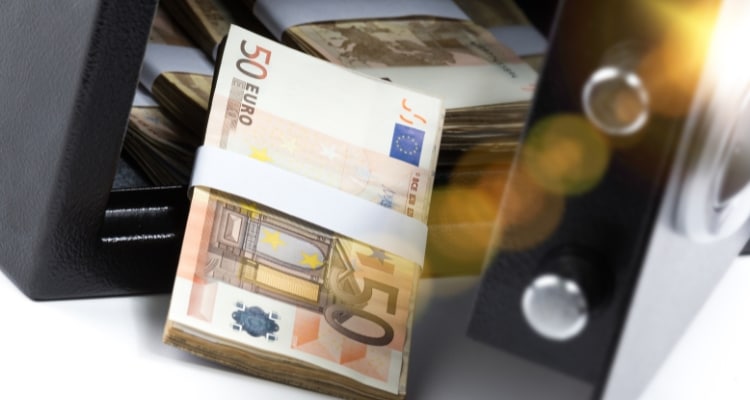 Where do billionaires keep cash?