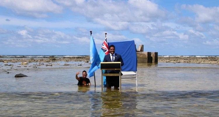 The risk of the disappearance of the homeland
