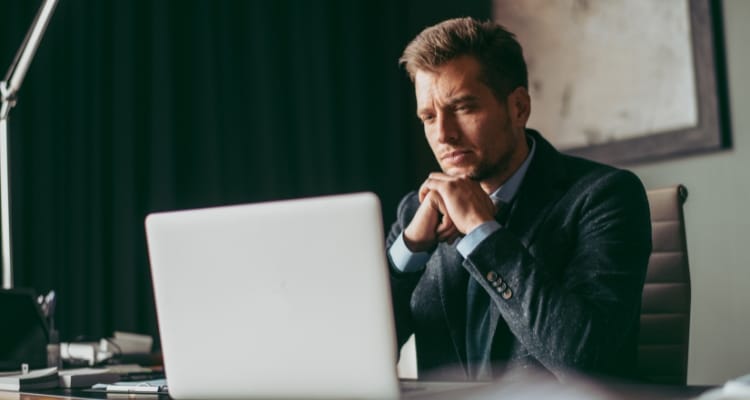 Who to entrust to manage the trust