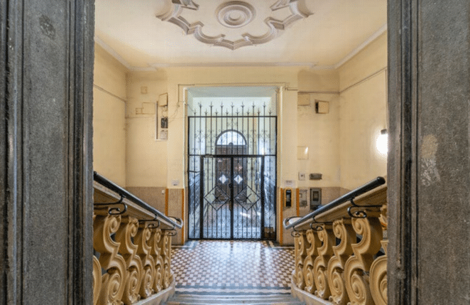 A 2-Room Apartment That Can Be Easily Redeveloped