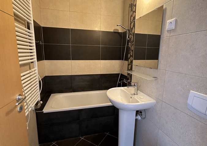 Newly renovated 2+1 bedroom apartment