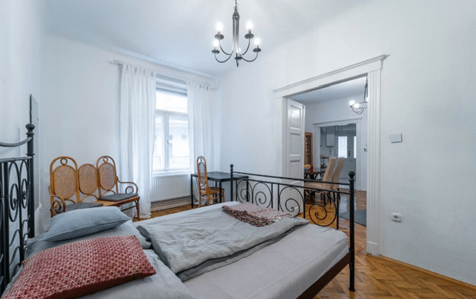 A 2-Room Apartment That Can Be Easily Redeveloped